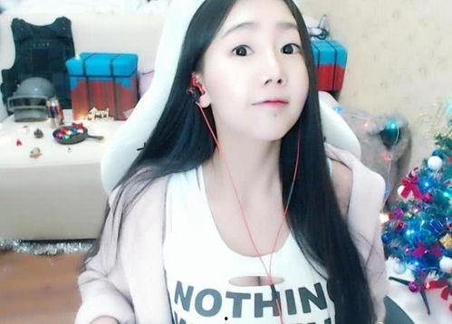 女主播吃葫芦瓜,趣味横生引网友热议